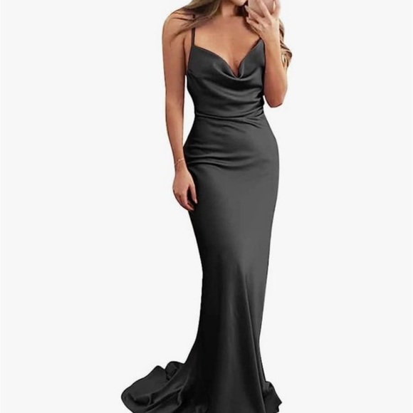 Black maxi dress/prom/bridesmaid dress - Picture 4 of 8
